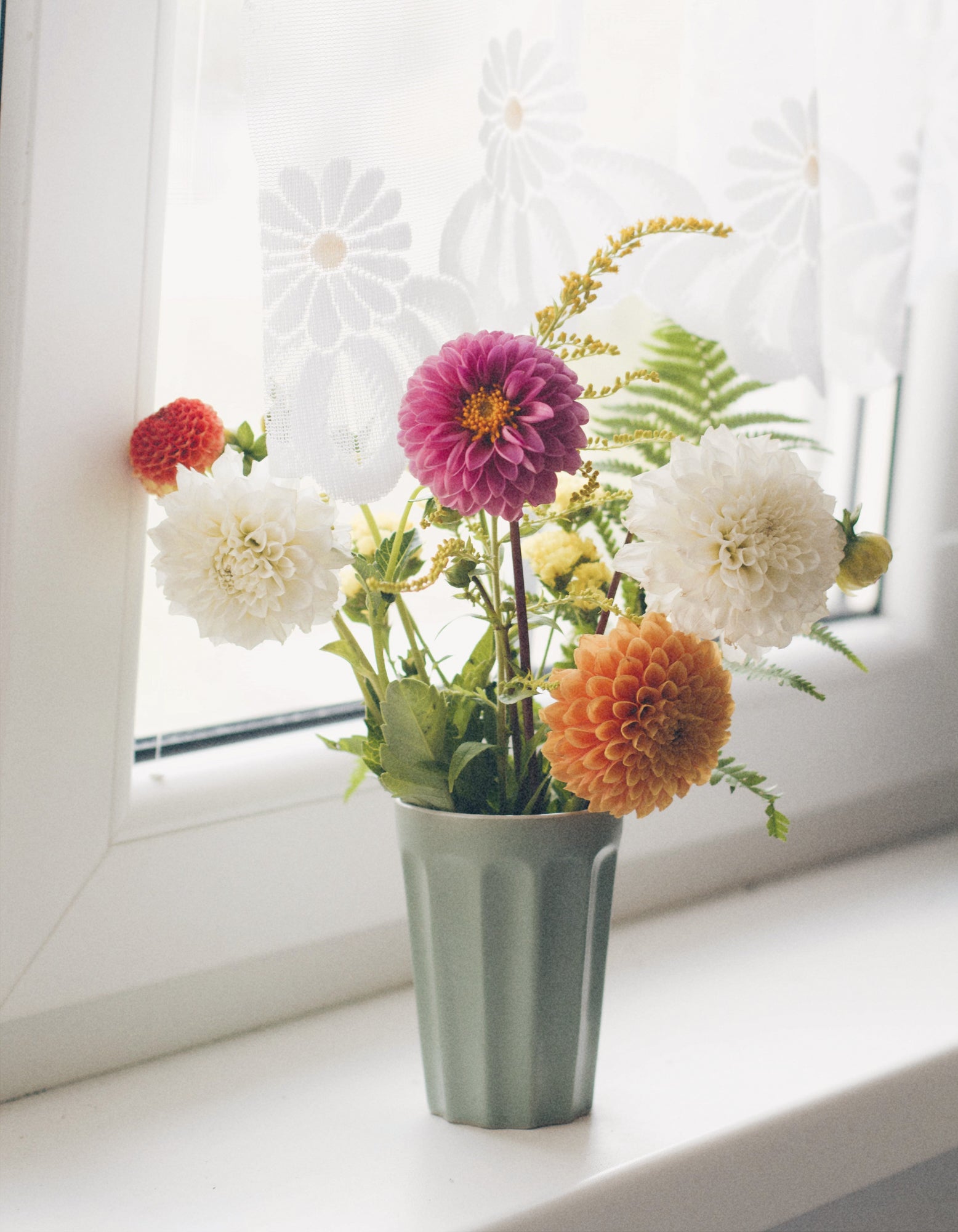 Bloom | Dahlia Petals & Sandalwood